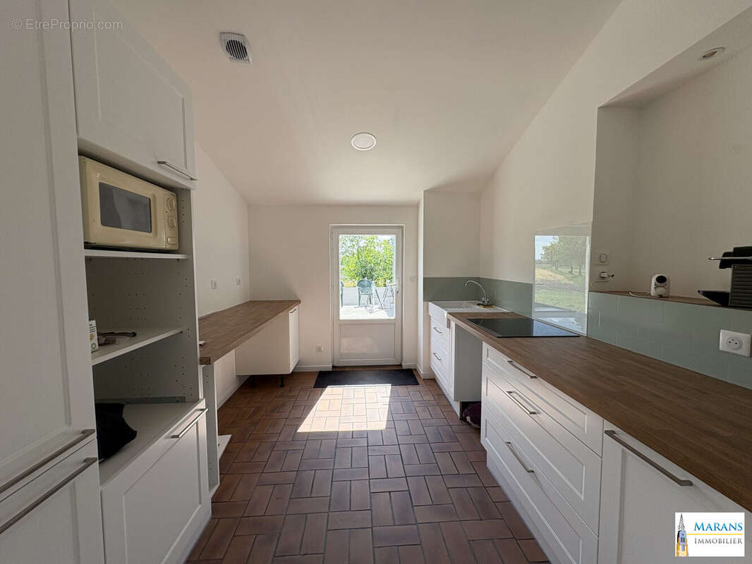 Maison à VOUILLE-LES-MARAIS