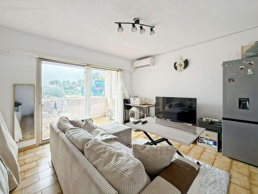 Appartement Le Cannet 1 pièce 27.41 m2 terrasse ouest cave commerces - photo 5