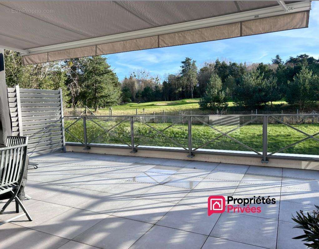 Appartement à NESLES