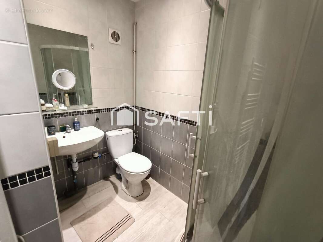 Photo 8 - Appartement à VILLEURBANNE