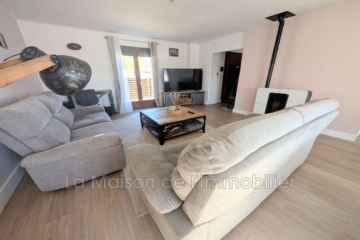 Maison à CRIQUEBEUF-SUR-SEINE