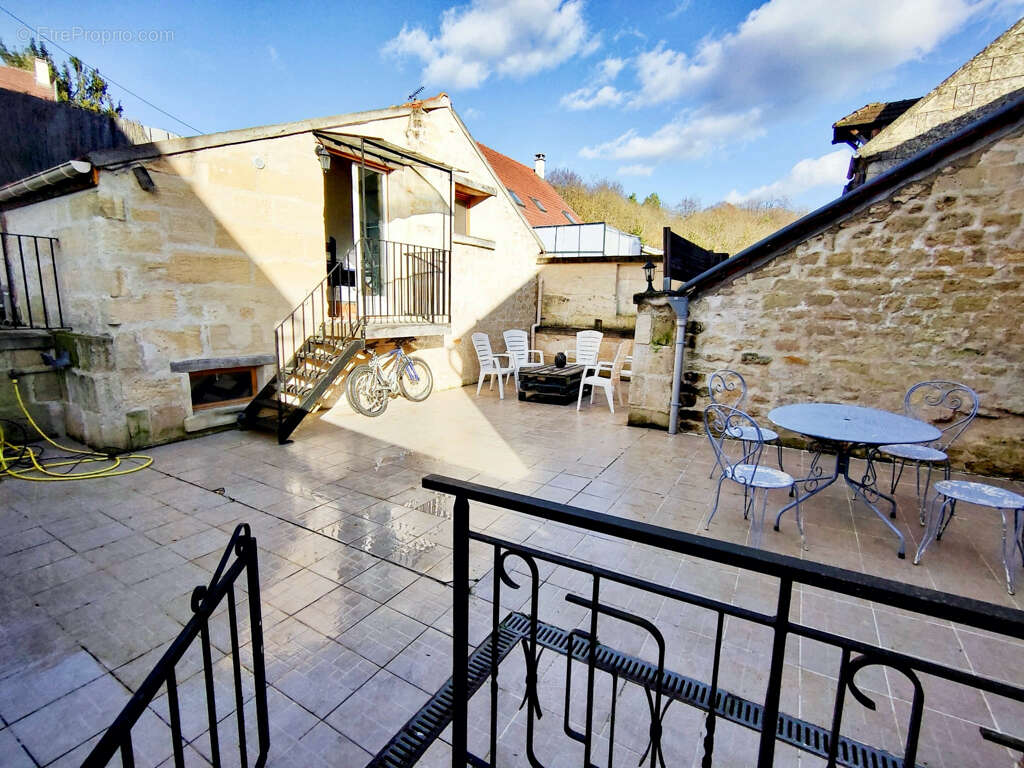 Maison à CIRES-LES-MELLO