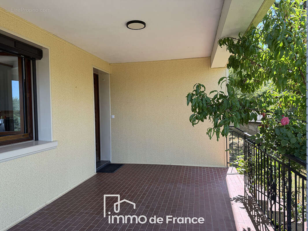 Sur le GR65-Maison T5 avec grand sous-sol-EXCLUSIVITE - photo 4