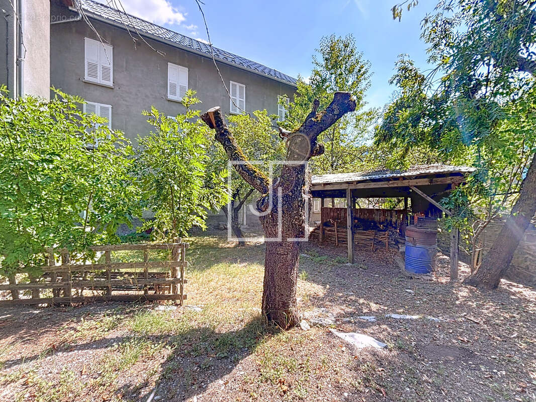 Appartement à LA CONDAMINE-CHATELARD