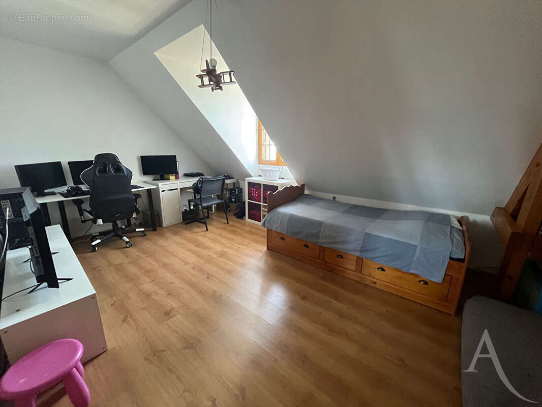 Maison à SAINT-MARTIN-LA-GARENNE