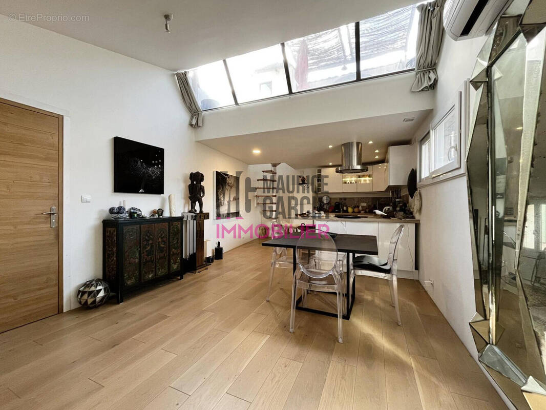 Maison à L'ISLE-SUR-LA-SORGUE