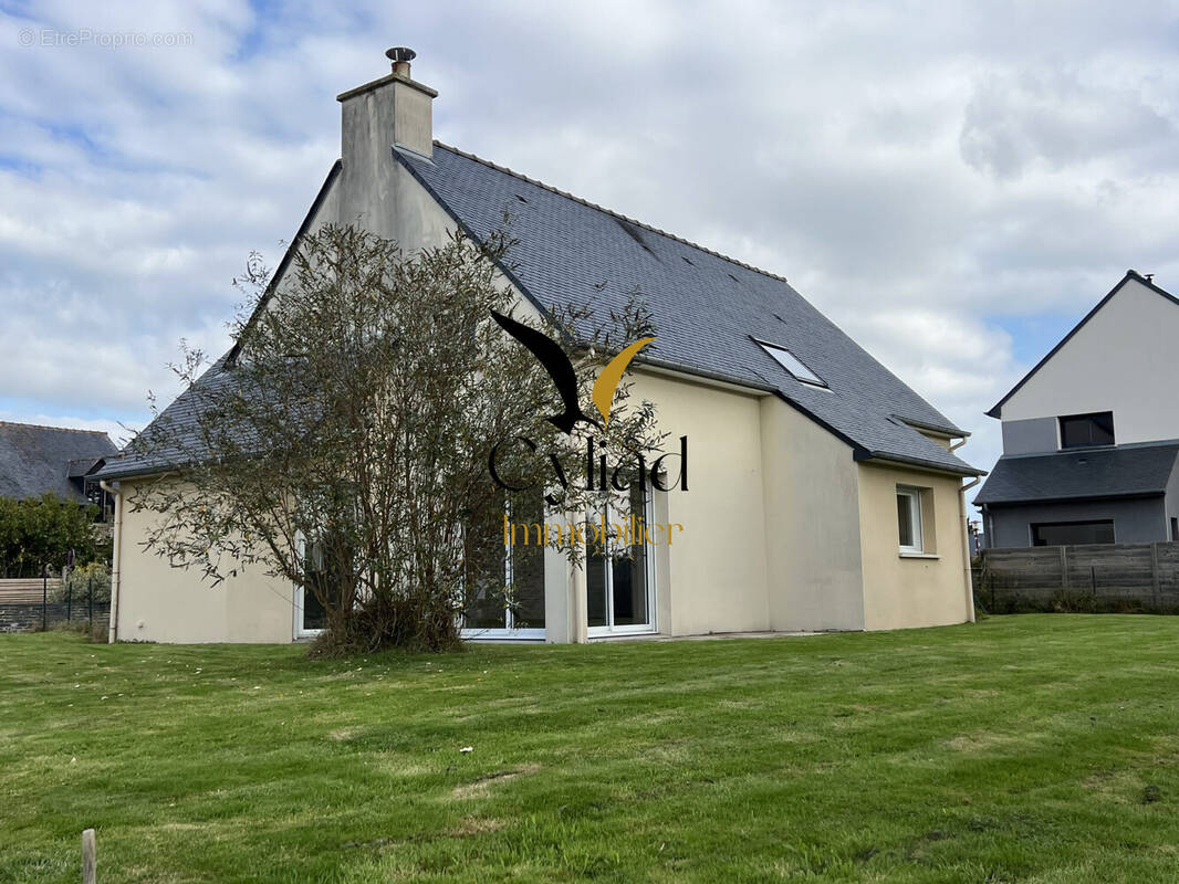 Maison à SAINT-GUINOUX