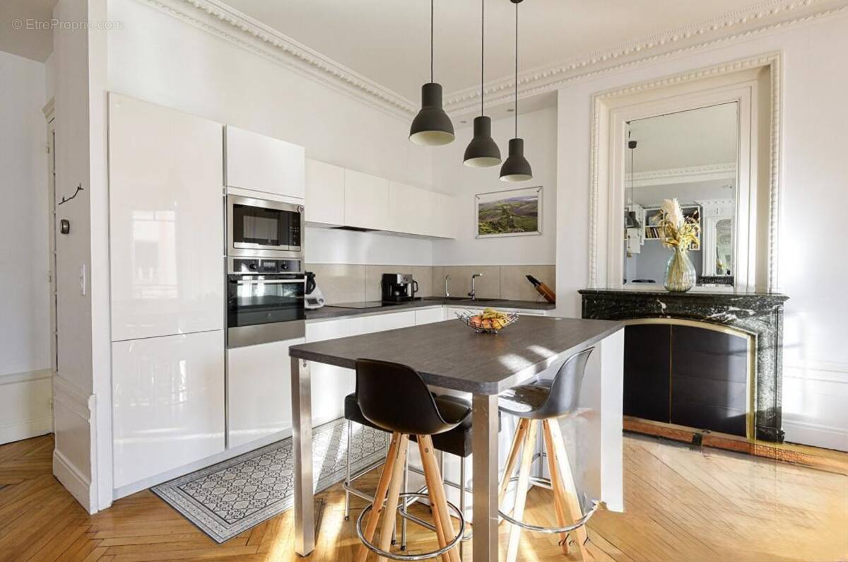 Appartement à PARIS-4E