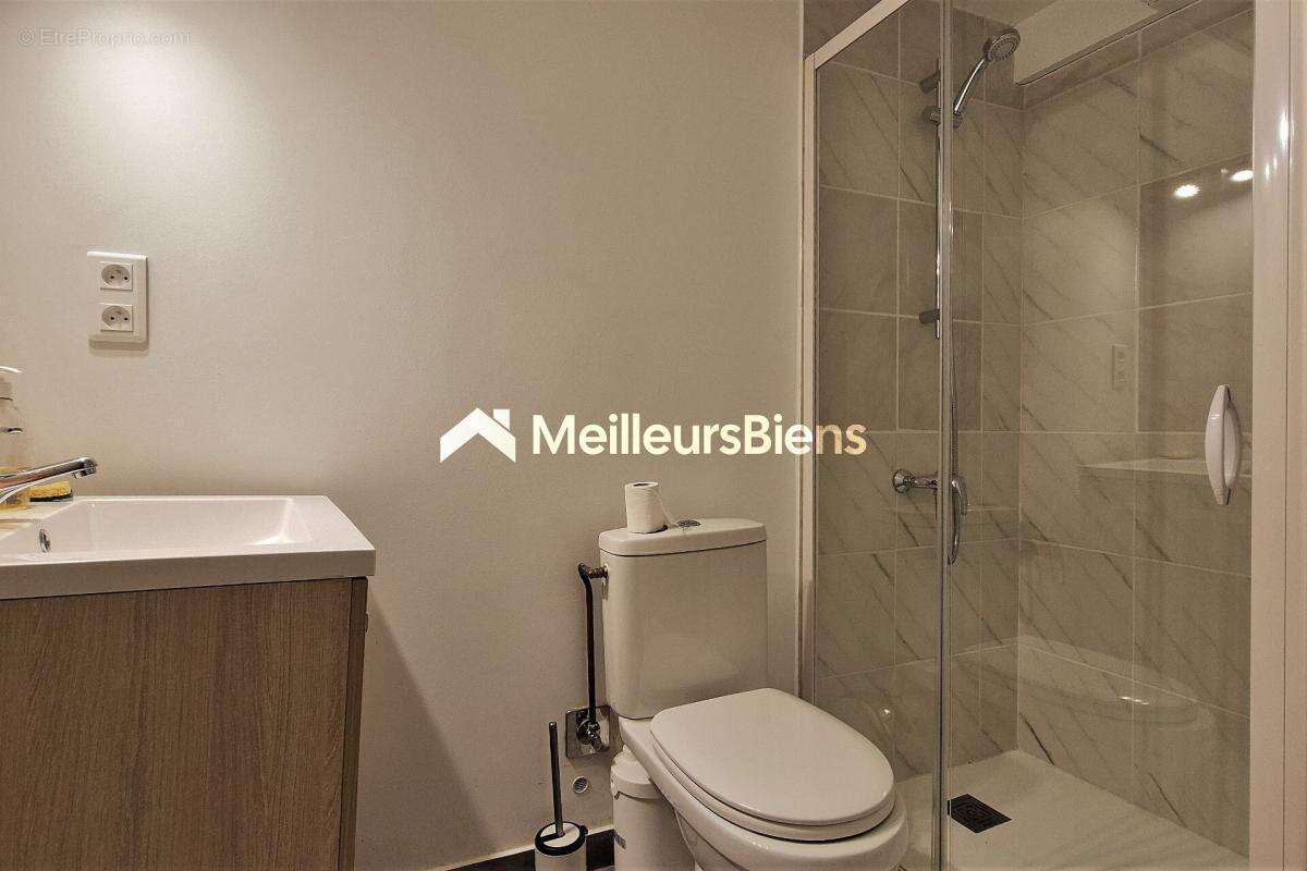 Commerce à LE BREUIL