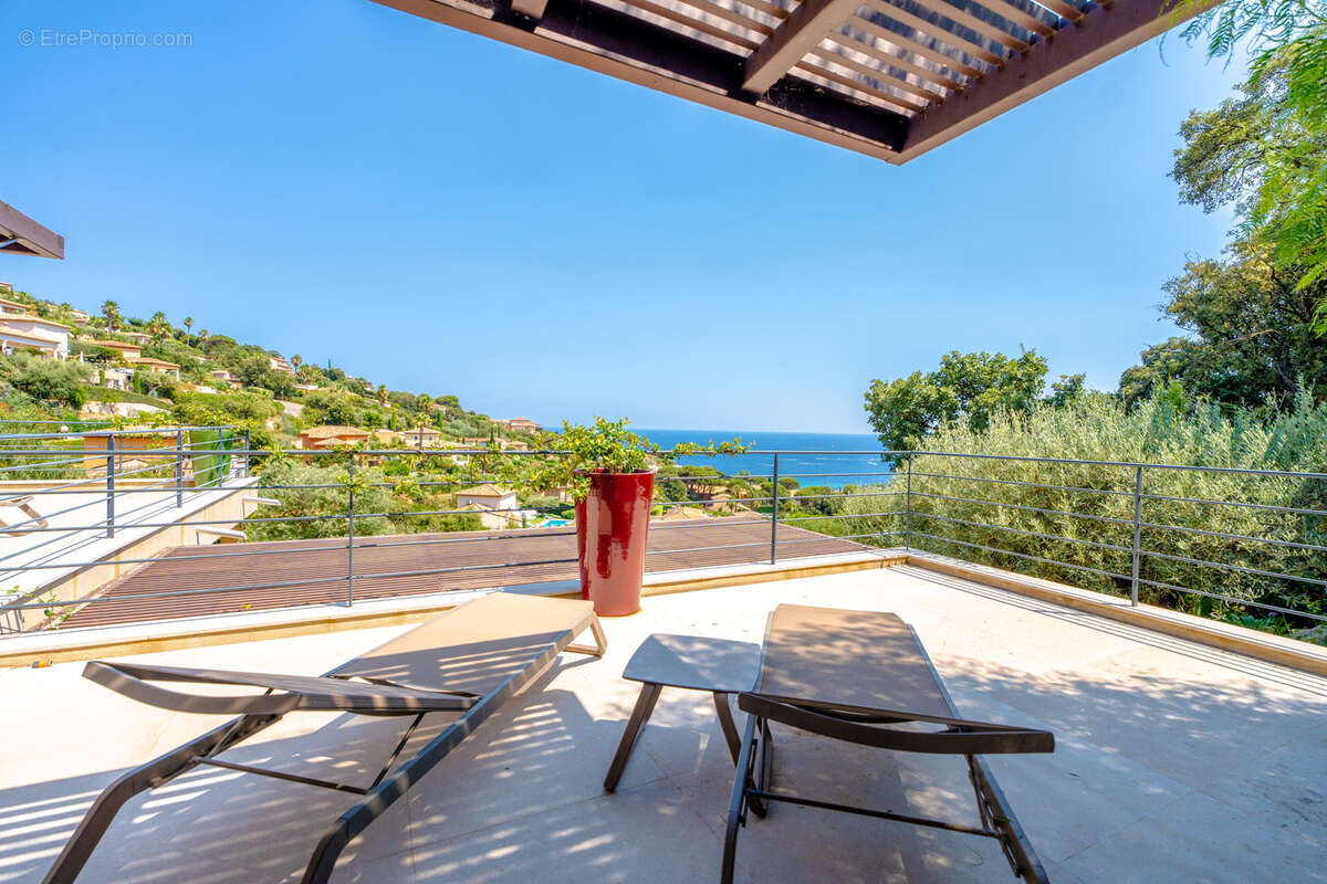 Domaine de la Nartelle villa de prestige avec piscine et vue mer dominante - photo 24