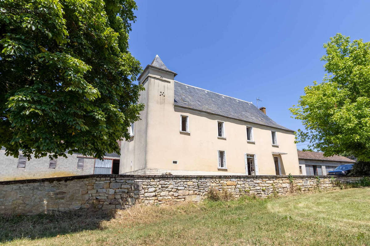 Maison à SAINT-MARTIAL-DE-NABIRAT