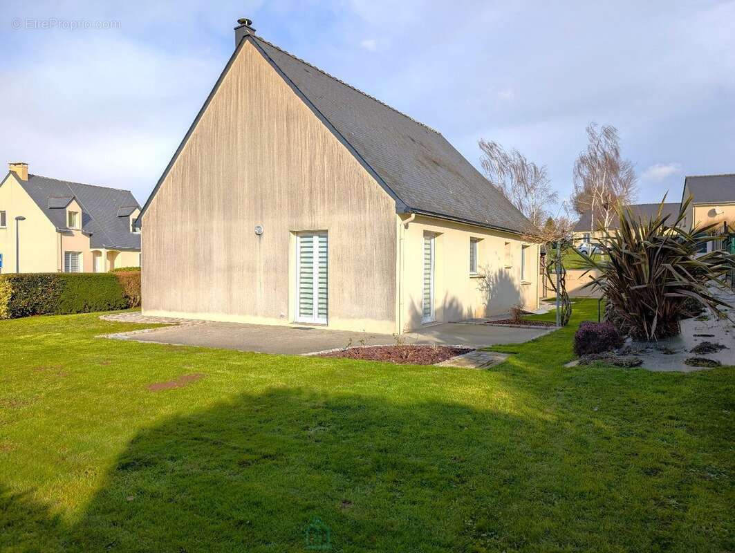 Maison à LA CHAPELLE-CARO