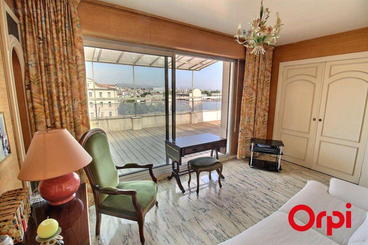 Appartement de type 3/4 -170 m² - Penthouse - Dernier étage Terrasse 45 m² - Parking - photo 8