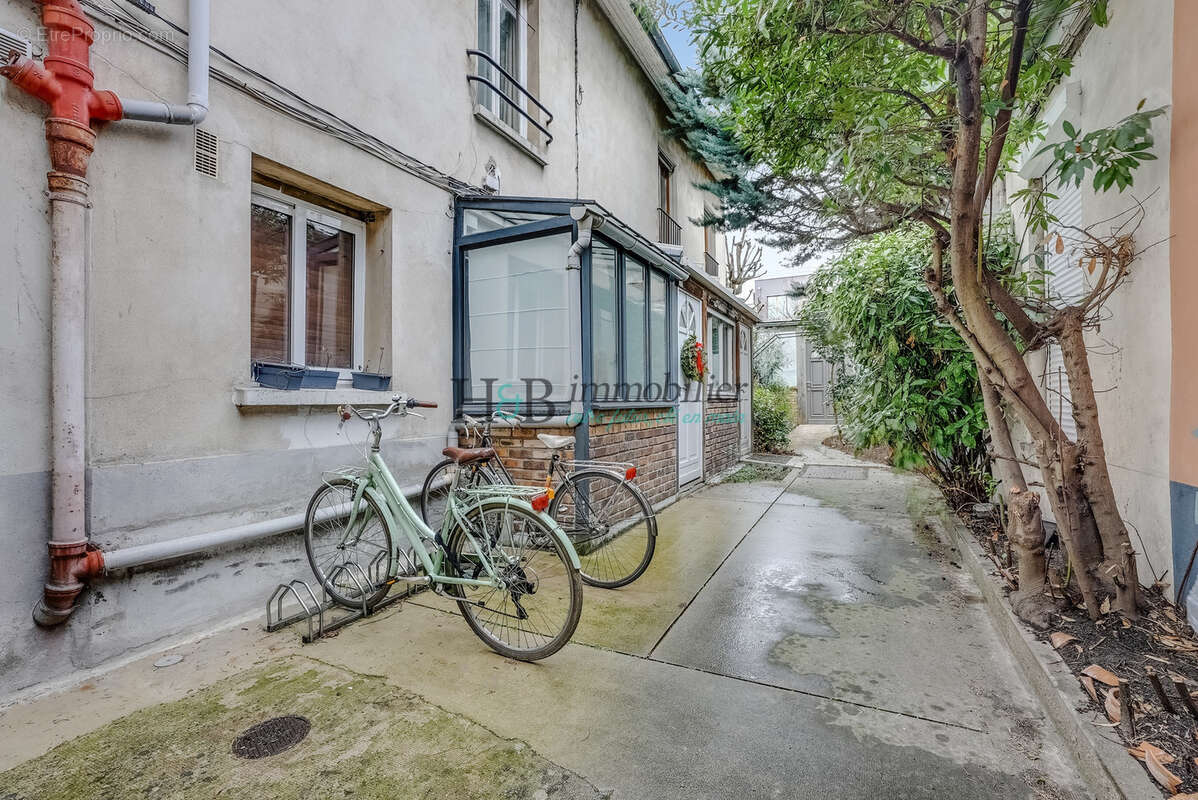 Appartement à PARIS-20E