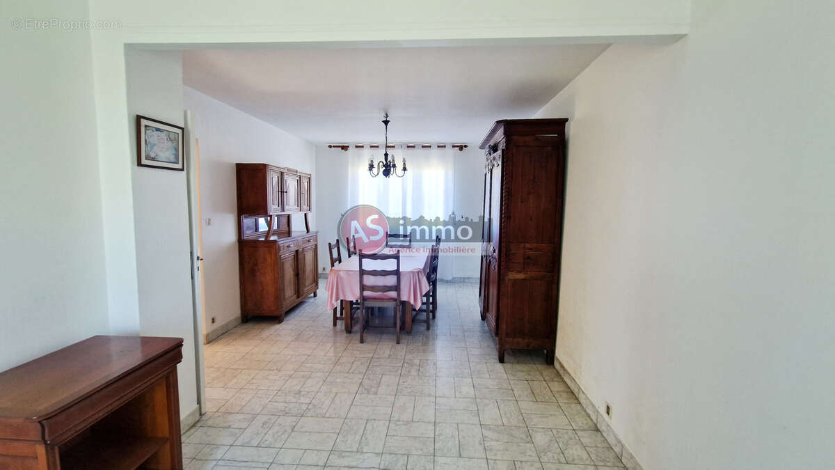 Maison à GREGES