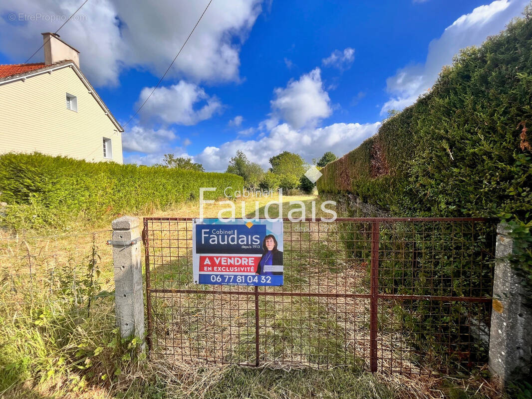 Terrain à SAINTE-MARGUERITE-D'ELLE