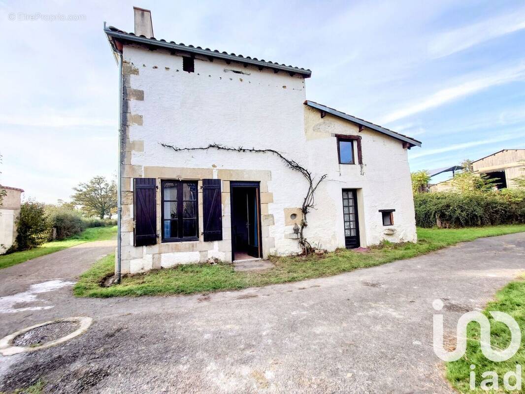 Photo 1 - Maison à MOUTERRE-SUR-BLOURDE