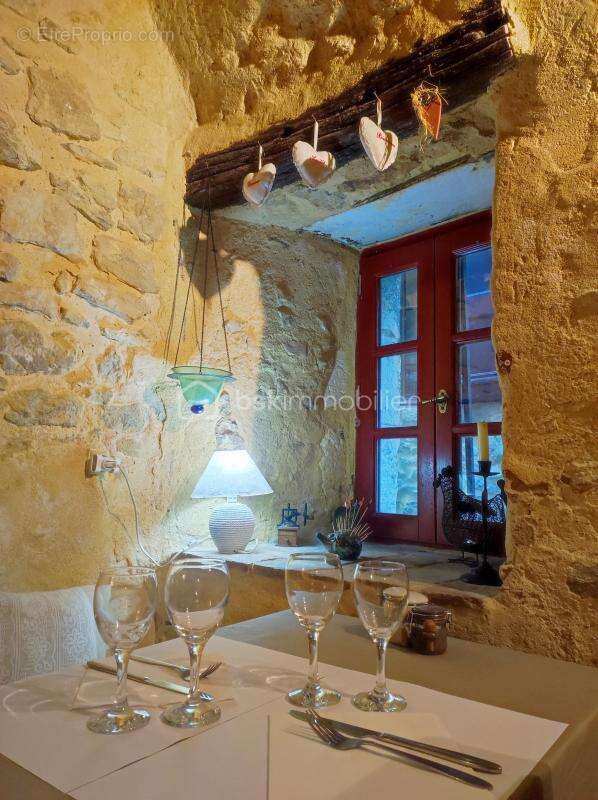 Commerce à SAINT-MONTAN