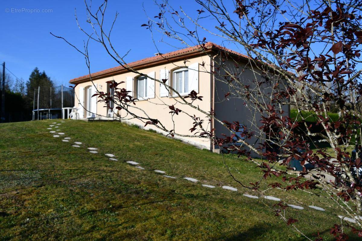 Maison à CHAPTELAT
