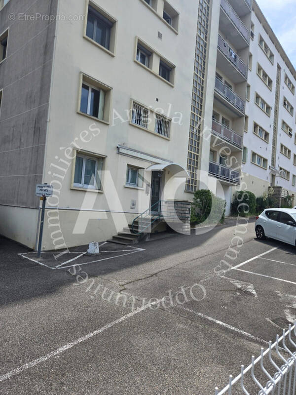 Appartement à LYON-9E