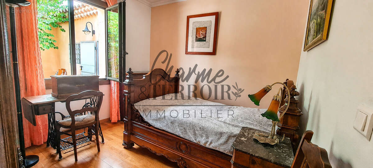 St Quentin la Poterie Villa avec piscine  - un cadre de vie méditéranéen privilégié - photo 14
