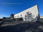 Commerce à TINQUEUX