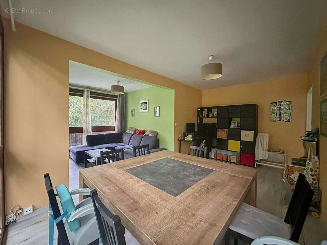 Appartement à FONTENAY-LE-FLEURY