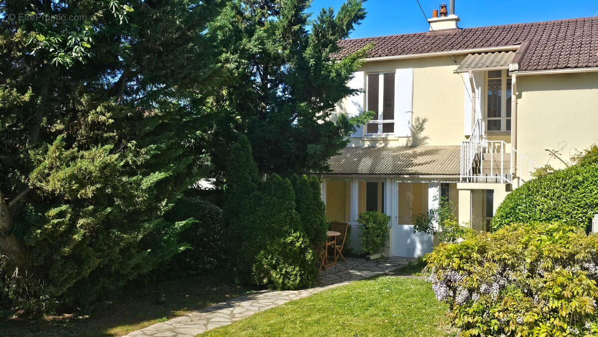 Maison à CHAMPIGNY-SUR-MARNE