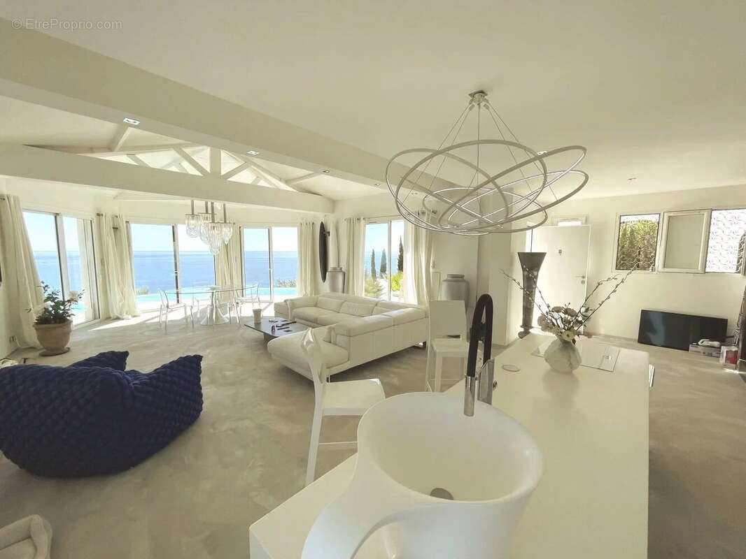 Maison à SAINT-RAPHAEL