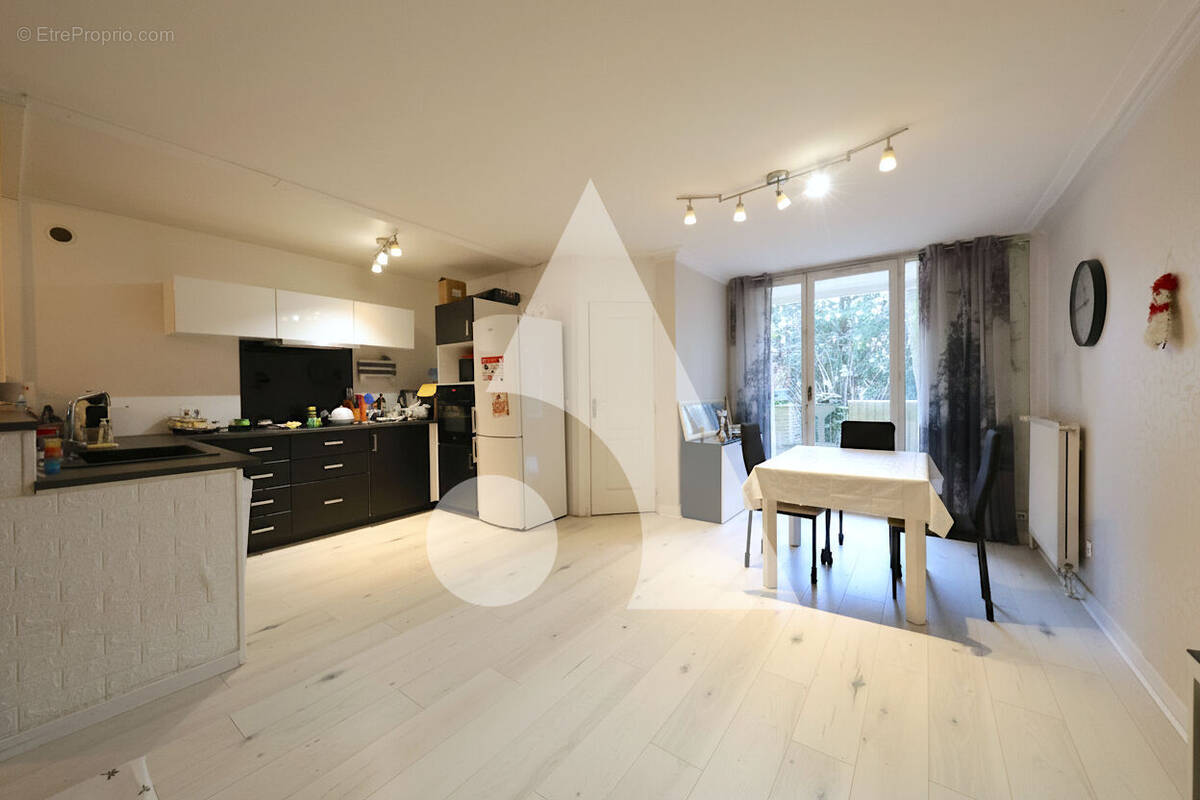 Appartement à CORBEIL-ESSONNES