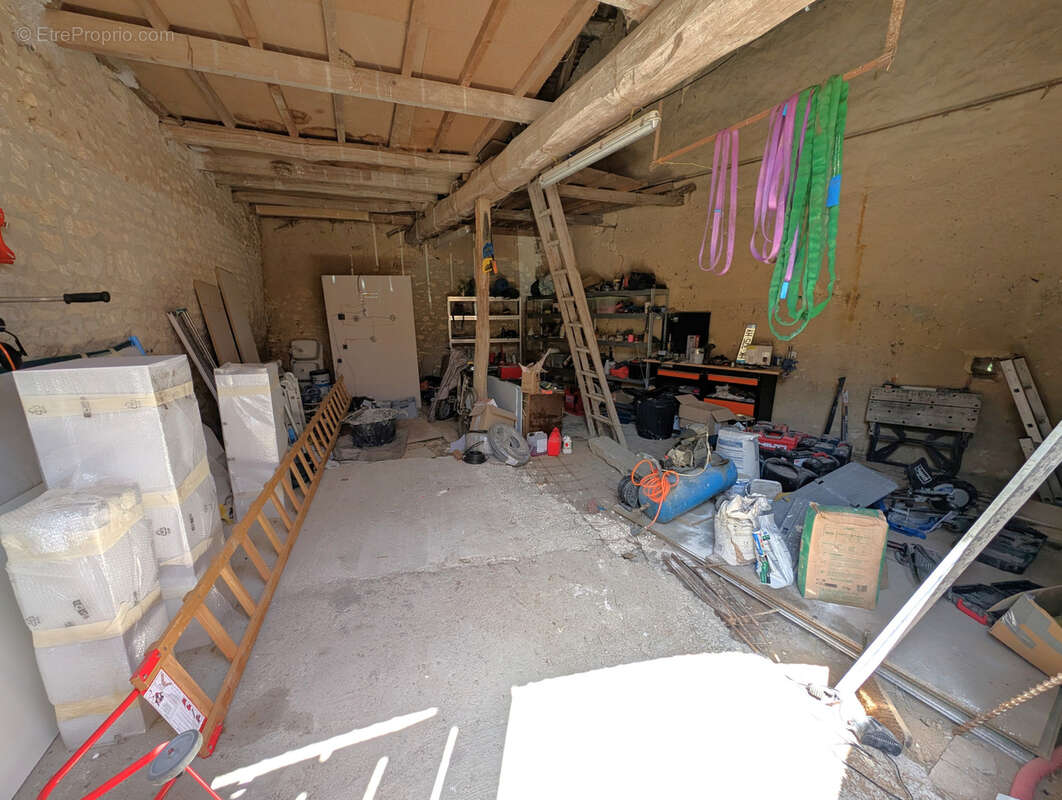 Sur la commune de St Aubin-Château-Neuf, maison de 157m2 habitable et jardin de 550m2 + 2600m2 en face - photo 17