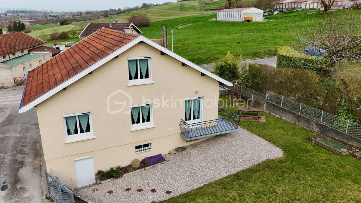 Maison à LA TOUR-DU-PIN