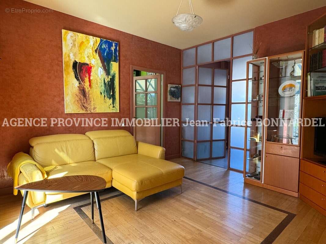 Maison à SAINT-RESTITUT