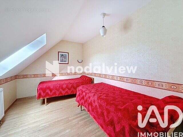 Photo 9 - Maison à LAROCHE-SAINT-CYDROINE