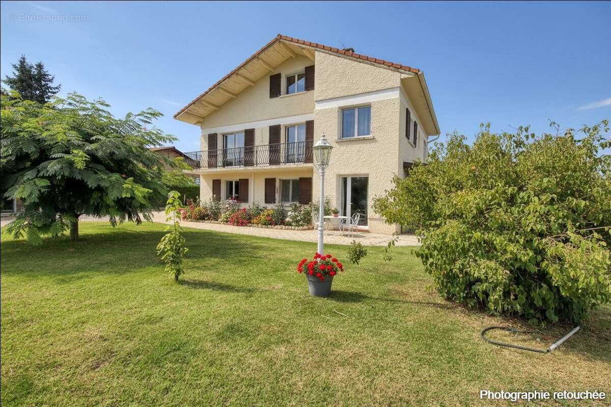Maison 180 m² à Orleat  - photo 4