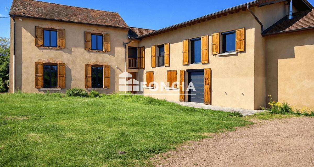 Maison à MIZERIEUX