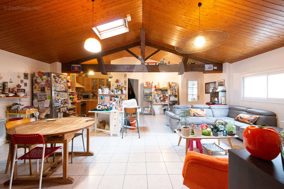 Appartement à LATRESNE