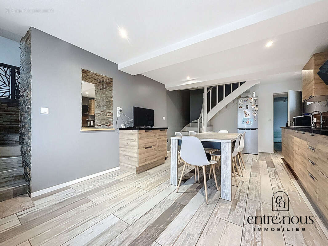 Photo 3 - Maison à COURS-LA-VILLE