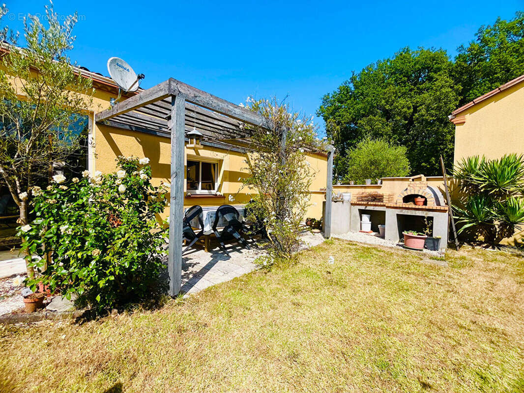 Maison à LOUGRATTE