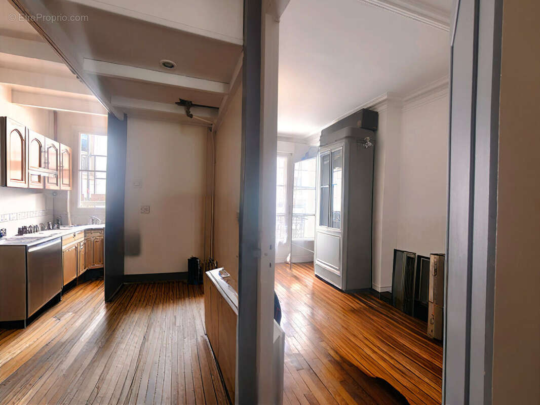 Appartement à PARIS-10E