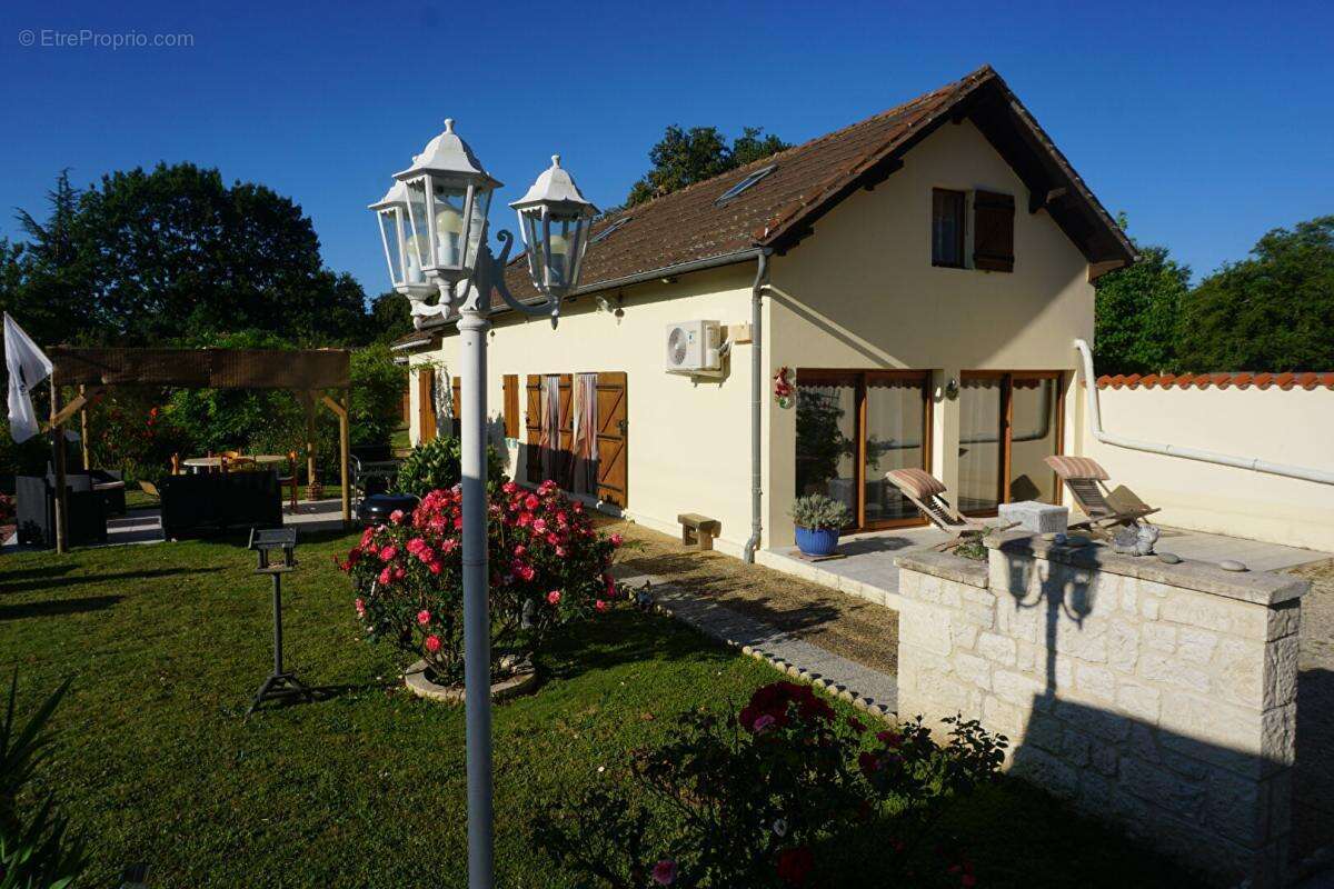 Maison à MOULEYDIER