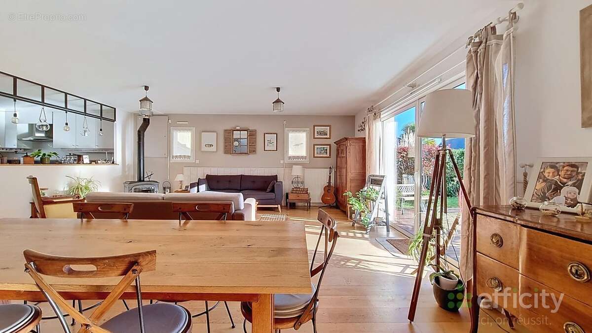 Maison à THORIGNE-FOUILLARD