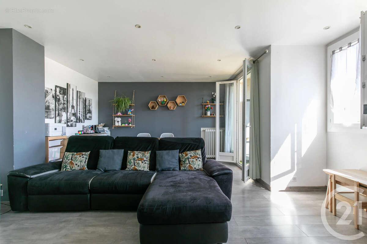 Appartement à SAINT-MAUR-DES-FOSSES