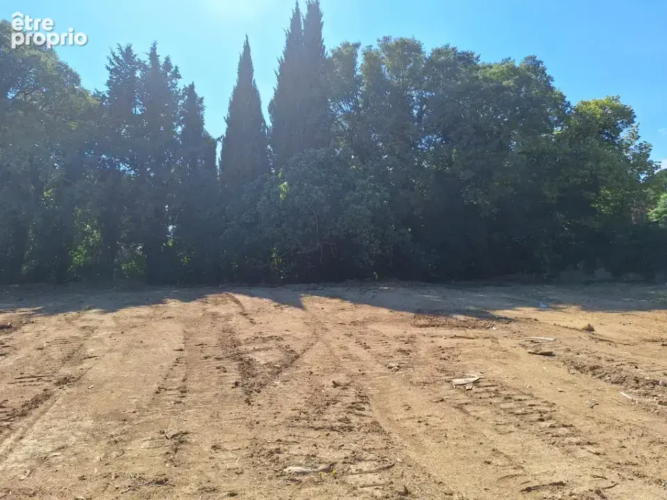 Photo Terrain à Cadenet au prix de 184 900€