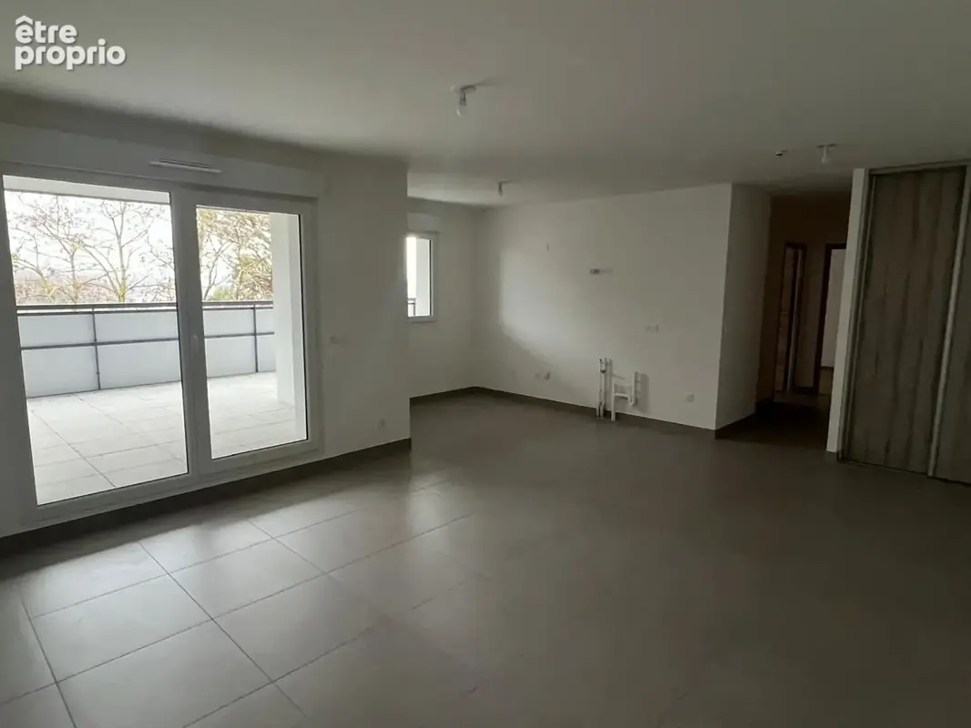 À vendre – Appartement T3 attique de 70 m² avec grande terrasse exposée plein Sud - ANNEMASSE (74) - photo 2