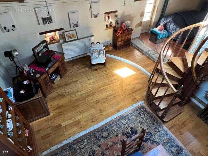 Maison à NANTEUIL-EN-VALLEE