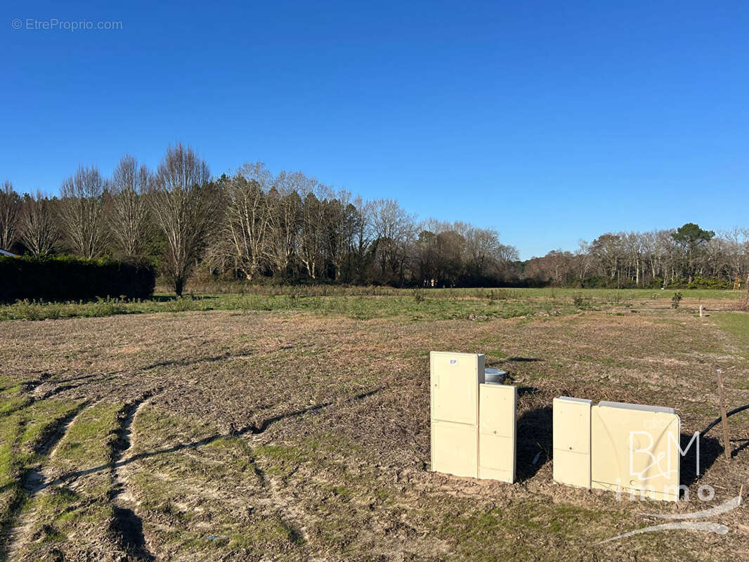 À vendre : Terrain constructible  de  880 m² à Seignosse Bourg - photo 2