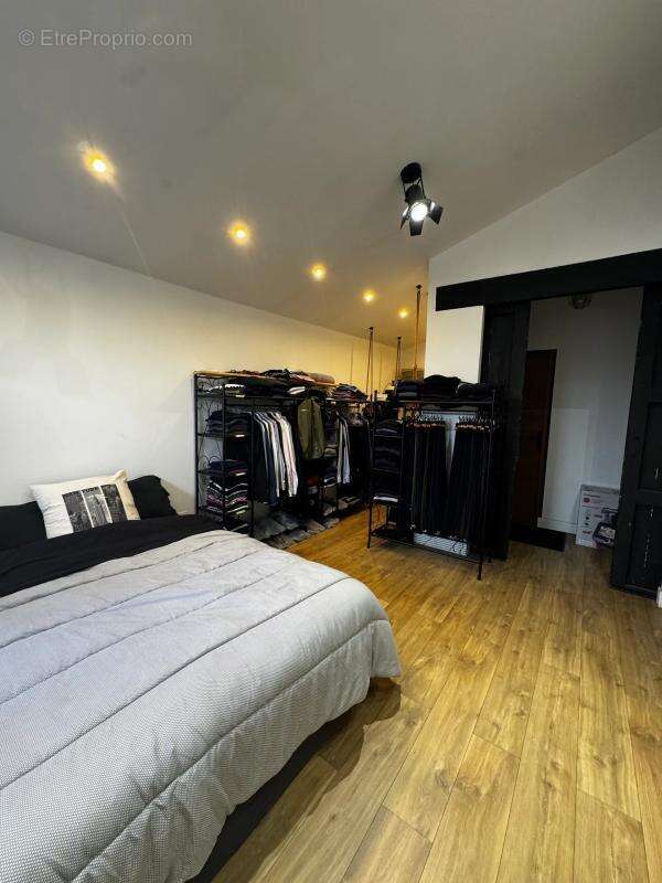 Maison de 5 pièces de 220 m² à Raismes - photo 12