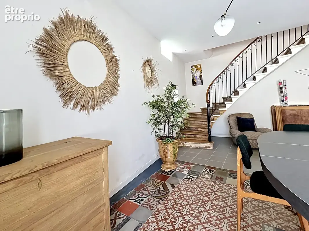 Maison de village avec jardin - 223m2 au cœur du village de Fareins - photo 4