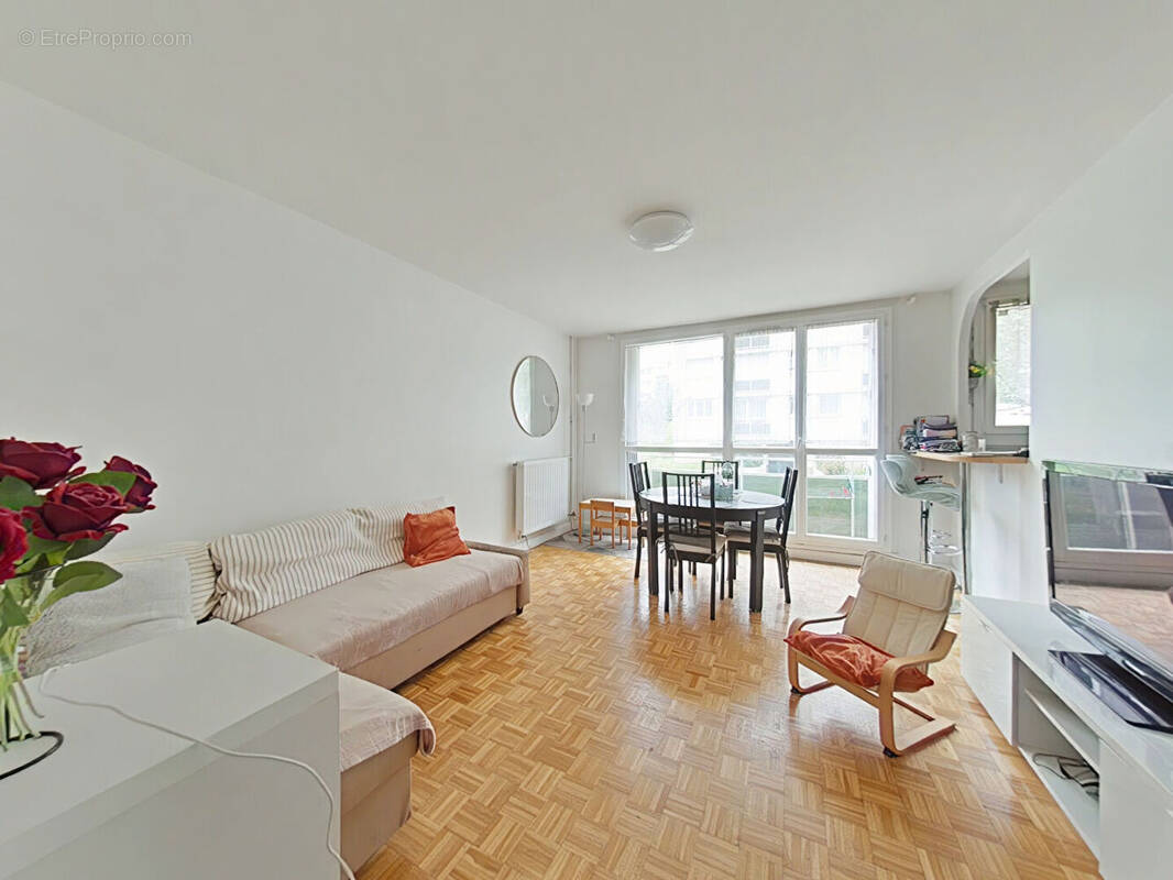 Appartement à FONTENAY-LE-FLEURY
